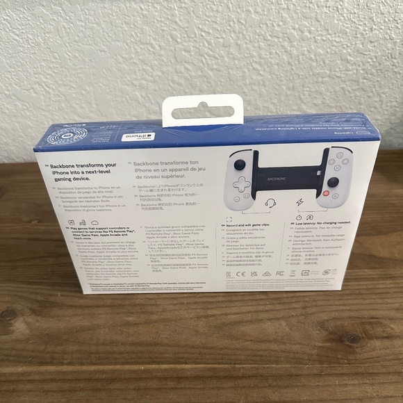 Backbone One PlayStation Edition (Lighting) Mobile Gaming Controller for iPhone - Picture 4 of 8